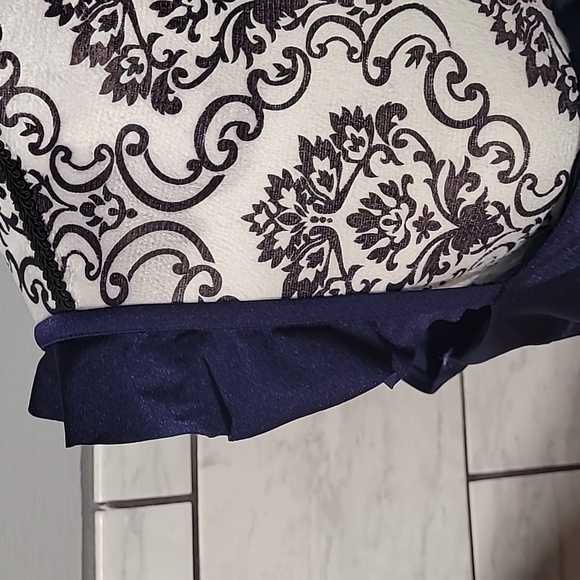 NWT supportive underwire swim top bra adjustable - Picture 2 of 7